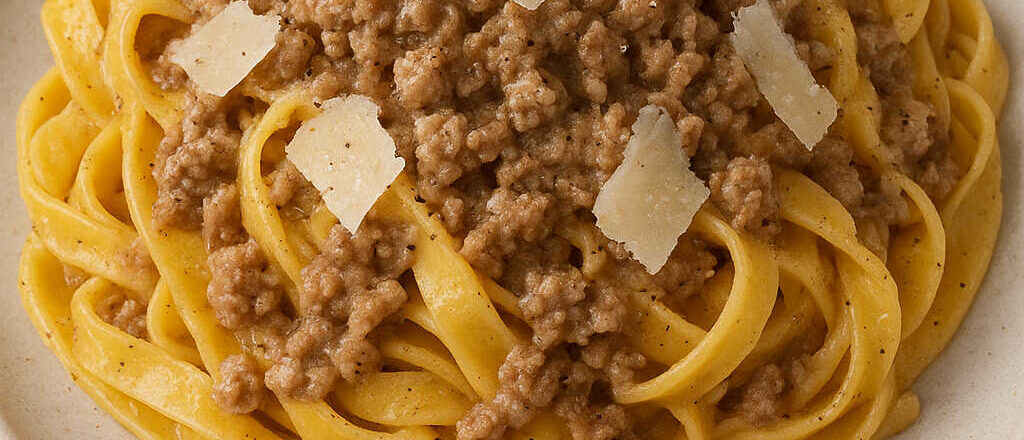 Tagliatelle all’uovo al ragù bianco
